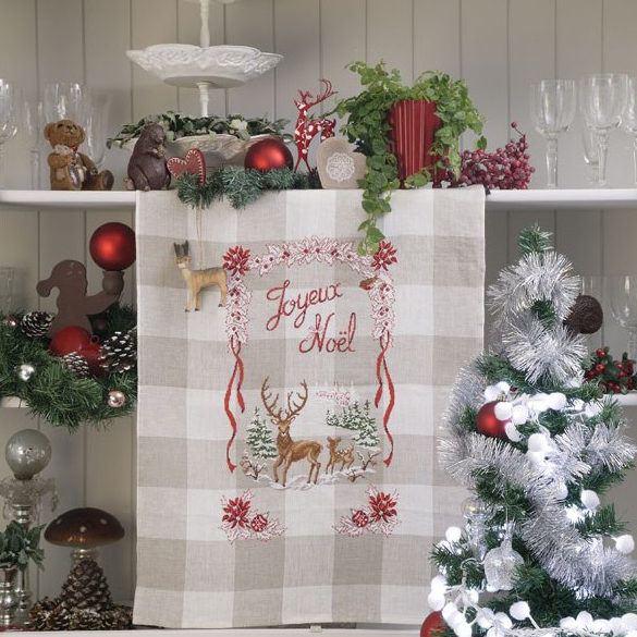 lin-torchon-noel-enchanteur-a-broder-au-point-de-croix
