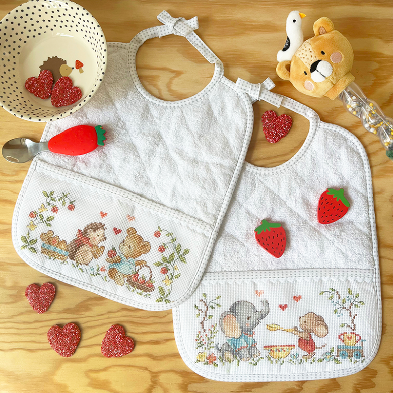 2-bavoirs-miam-d-amour