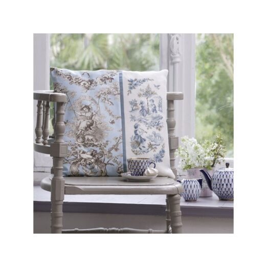 aida-coussin-toile-de-jouy-bleu-a-broder-au-point-de-croix