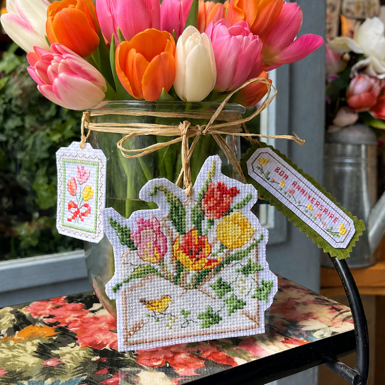 vase-avec-tulipes-le-calendrier-de-lannee